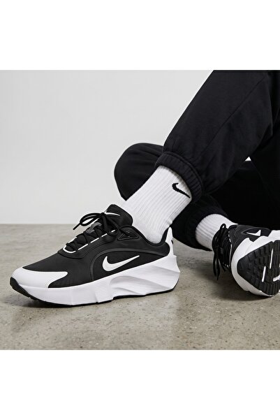 Nike Aura Edge Hq7025 002 Black Casual Sneaker Sportie (Narrow Fit)
