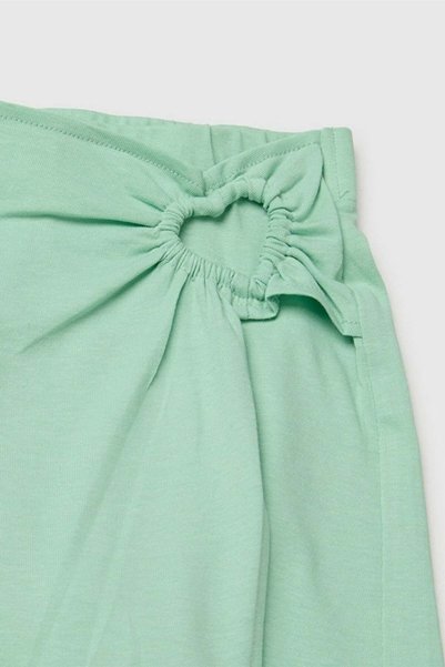 United Colors of Benetton Kız Çocuk Önü Kalp Detaylı Şort Etek Yeşil 6-14 Yaş