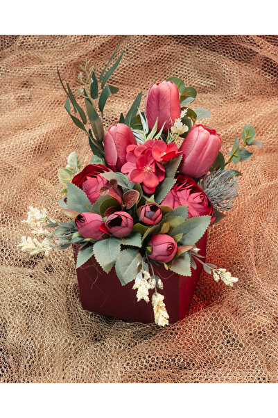 Burgundy Gifts Blush Garden - Aranjament floral