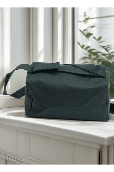 Finelook Minimalist Medium size Gym Bag – Sleek Boxy Sports Duffle & Weekender