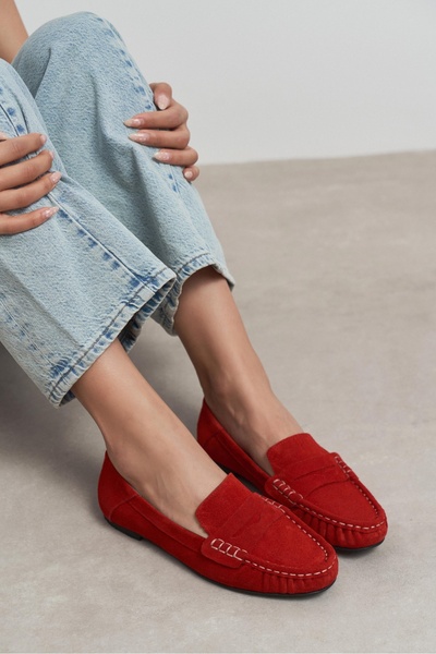 NİŞANTAŞI SHOES حذاء لوفر نسائي من الجلد الطبيعي باللون الأحمر الضبابي