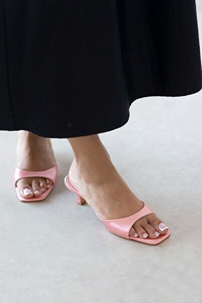 STRASWANS Jordy Women's Heeled Satin Sandals Powder