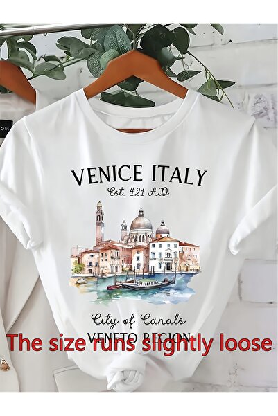 17 seramik Casual Round-Neck T-Shirt Women Featuring a Print of The Canals in...