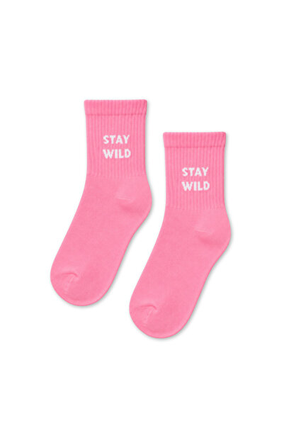 CARNAVAL SOCKS جوارب قصيرة نصفية باللون الوردي مكتوب عليها Stay Wild