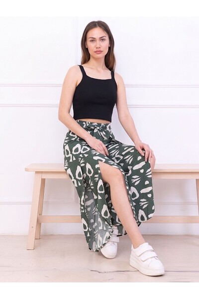 Flubutik Women's Green Geo Waist-Tied Envelope-Covered Woven Trousers