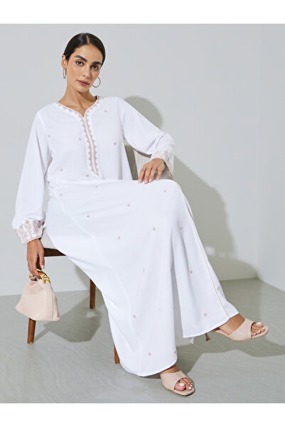 Amirah By Styli White Embroidered V Neck Jalabiya
