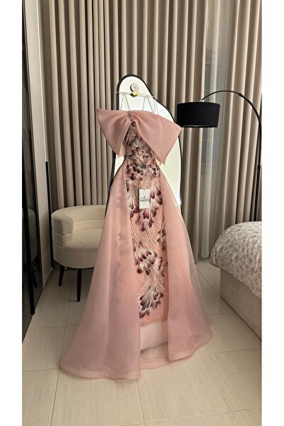 Nareen Fashion Luxurious Evening Dress in Serene Pink, Designed to Make You F...