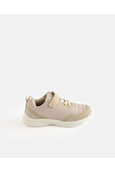 REDTAG حذاء رياضي بناتي باللون البيج من Fly knit