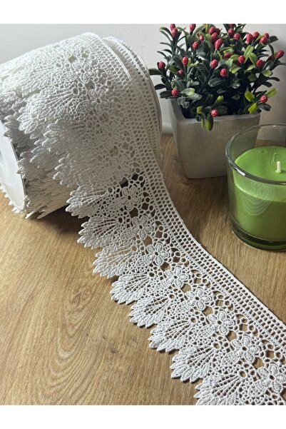 jasmina store Асиметрично изрязана дантелена панделка с мотив на листа (1м)
