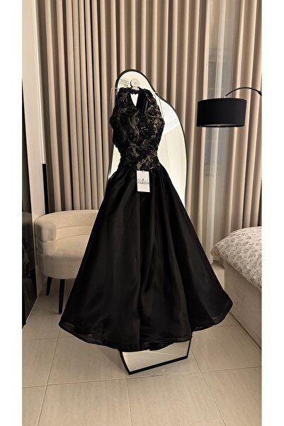 Nareen Fashion Luxurious Black Dress with Elegant Embroidery and Classic Cut