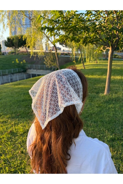 ToffyStore Lace-Detail Triangle Bandana