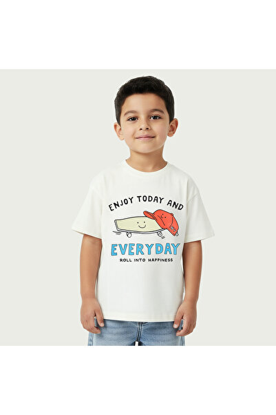 Juniors Crew Neck Short Sleeve T-shirt with Print