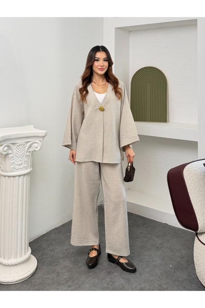 Hatun Atila طقم بنطلون كيمونو ذهبي اللون بأكمام واسعة وياقة على شكل V وزر واح...