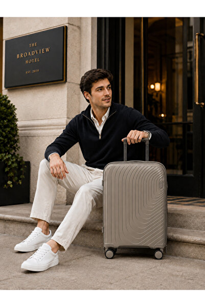 WAF Premium Unbreakable Silicone Suitcase – Flexible Body, Smooth Spinner Whe...