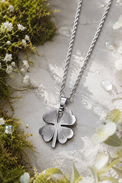Sylvera Shop Four Leaf Clover Steel Necklace (Silver Color)