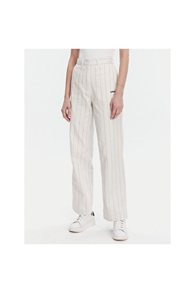 adidas Pantaloni de damă din material textil JJ3483 Alb