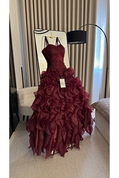 Nareen Fashion فستان سهرة فاخر باللون البرغندي، يجمع بين الأناقة والفخامة بتص...