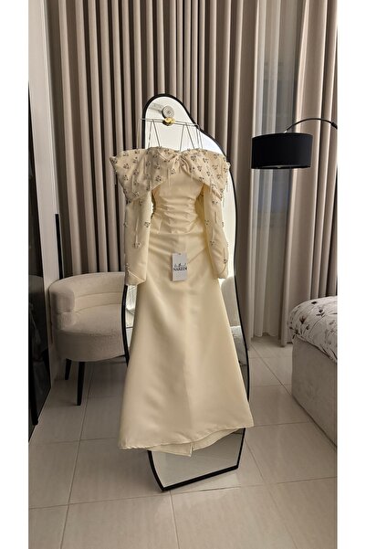 Nareen Fashion فستان سهرة باللون بتصميم مطرّز فاخر يجمع بين الرقي والفخامة