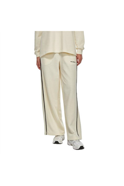 New Balance سترة رياضية نسائية من Nb Lifestyle WNP3402-SST بنطلون رياضي أبيض