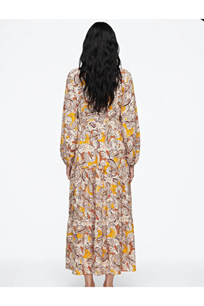 Rokon Dana Elegant Cotton Dress with a Textured Pattern, Suitable for Holidays and Gatherings.