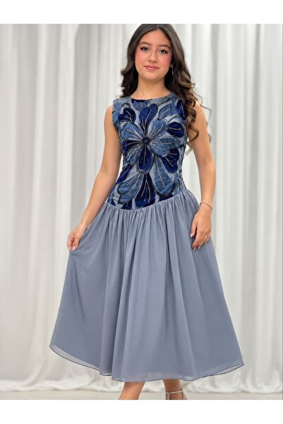 Mar style Midi Evening Dress with Floral Embroidery and Flared Skirt