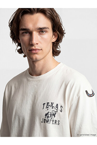LC Waikiki Nevavm Men's T-Shirt with Oval Collar and Printed Design