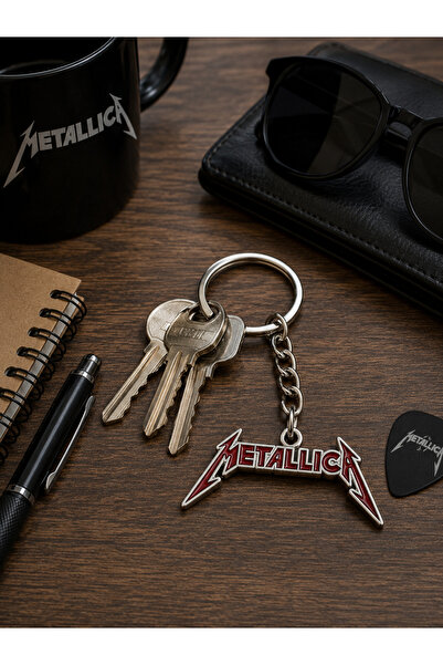HER ŞEY NOTA www.herseynota.com Metallica Logolu Kırmızı Metal Anahtarlık Roc...