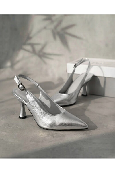 Enes Ayakkabıcılık Women's buckled pointed-toe ankle-strap heels