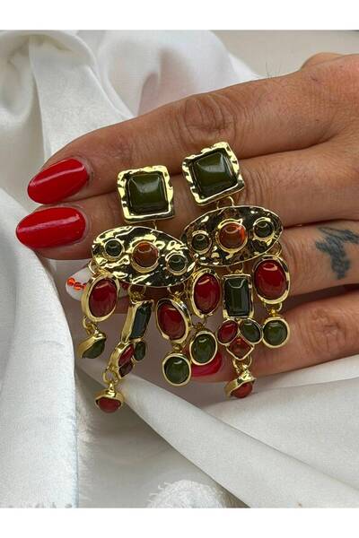 Yeşil ve bordo boncuklu ve Gold detaylı sallantılı küpe