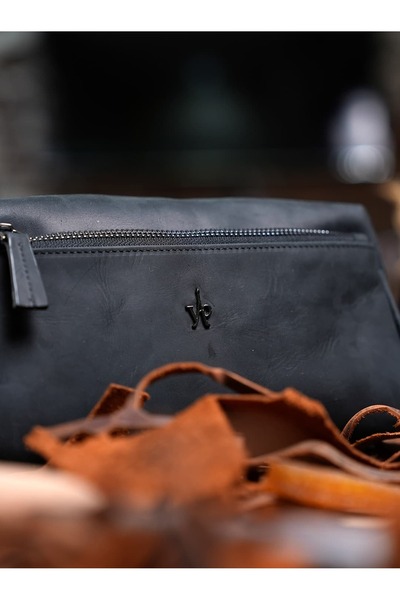 velisse paris Troy Black