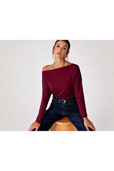 esmacamoda Blouse in Burgundy Color with Collar Detail
