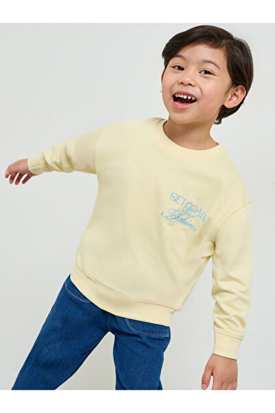 Styli Boys Yellow Embroidered Oversized Sweatshirt
