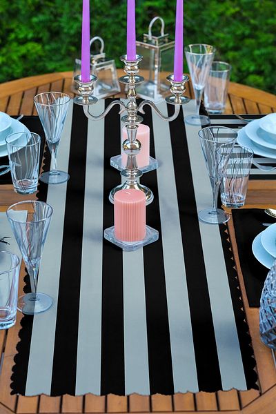 Realhomes 4+1 Grey & Black Deer Designed American Service & Runner Set