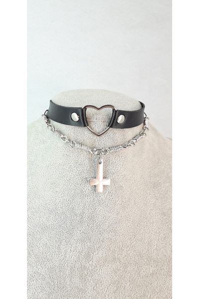 Fugusugu Heart Centered Inverted Cross Gothic Rope Choker