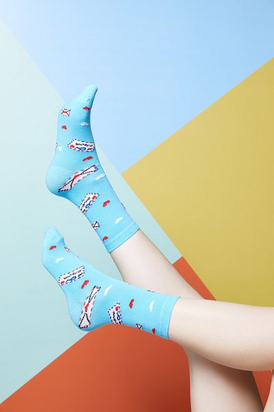 The Socks Company Дамски многоцветни чорапи с шарка на любовни букви