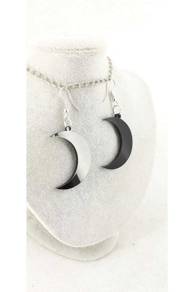 Fugusugu Crescent Gothic Earrings