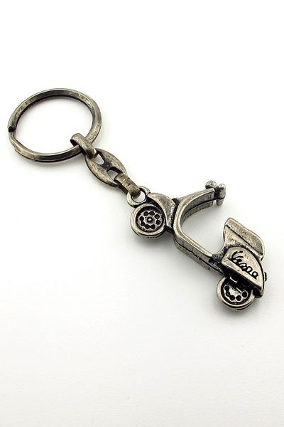 Solfera Vespa Scooter Roma Italy Antiqued Metal Keychain Kc850