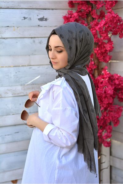 Veille Feather Pattern Dark Gray Shawl