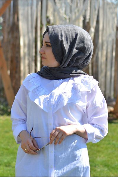 Veille Floral Patterned Smoked Shawl