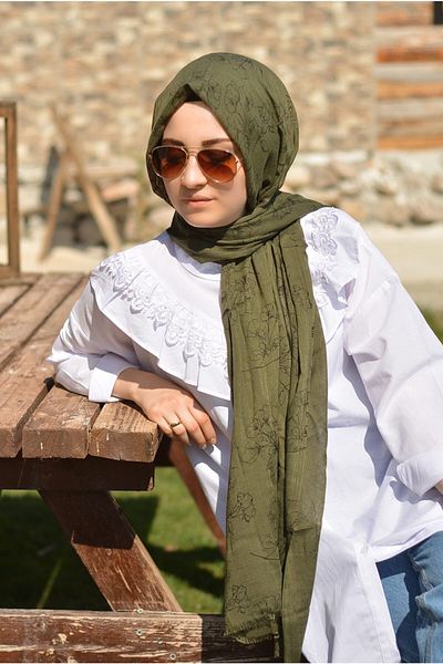 Veille شال أخضر فاتح منقوش بالزهور