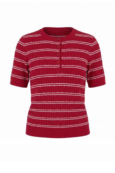 Trendyol Collection بلوزة تريكو مخططة حمراء بأكمام قصيرة TWOSS25BZ00534