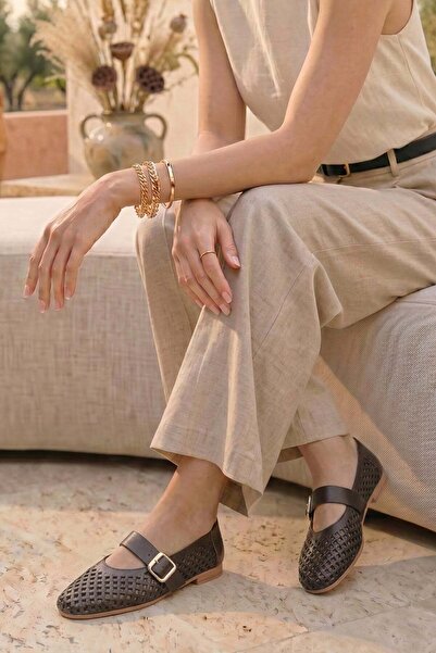 Stilbagshoes حذاء نسائي مثقوب من ليلا مصنوع من الجلد الأصلي مع مشبك وتفاصيل ط...