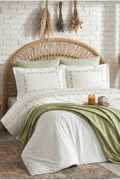 Minelya Home Collection 7 Piece Spring Double Cotton Green Duvet Cover Set with Floral Embroidery and Microcomb Runner