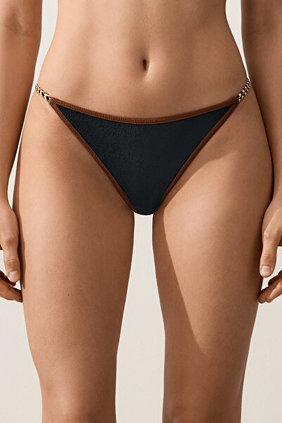 Oysho Kontrast örgü detaylı orta kesim bikini altı