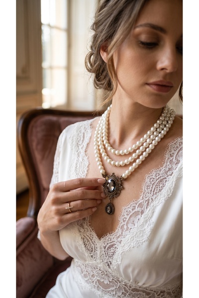 FAYRA ACCESSORIES Kristal Taşlı 3 Sıra İnci Kolye