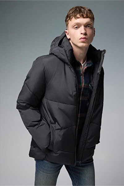 VENA Men's Andre Hooded Technical Coat - Black