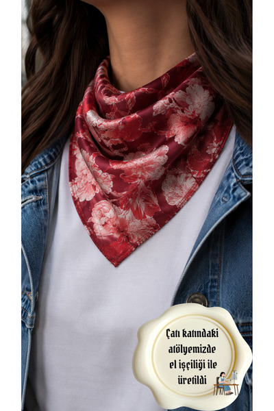 Store Saten Pembe Çiçek Desenli Bandana Fular