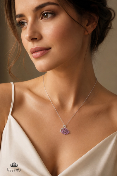 Lucente Jewellery 925 Ayar Pink Swan Kuğu Gerçek Pembe Ametist Taşlı Şık Tasarım 45 Cm Zincirli Kararma Karşıtı Rodyum Güçlendirmeli Gümüş Özel Gün Hediyesi Şans Aşk ve Zerafetin Simgesi Kuğulu Kadın Kolye