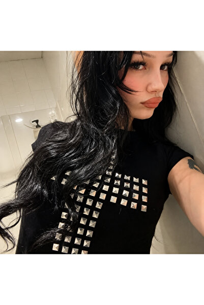 manicsellout Haç Desenli Metal Kare Taşlı Slim Fit Baby Tee Crop Tişört