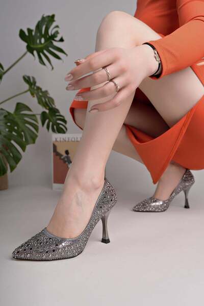 Nesil Shoes حذاء نسائي بكعب ستيليتو من حجر البلاتين 500 من Özma
